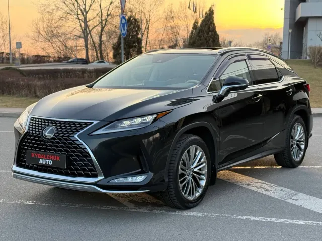 Lexus RX - фото 1
