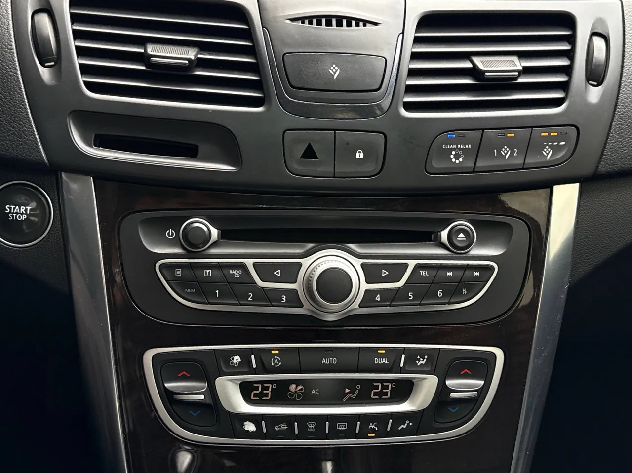 Renault Latitude - фото 16