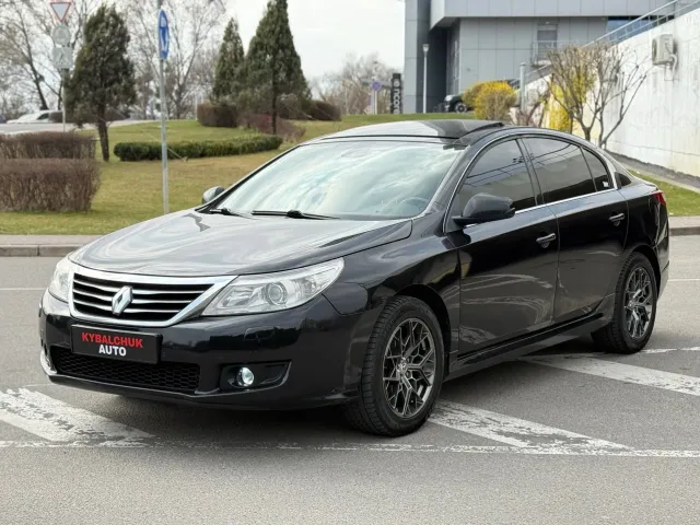 Renault Latitude - фото 1