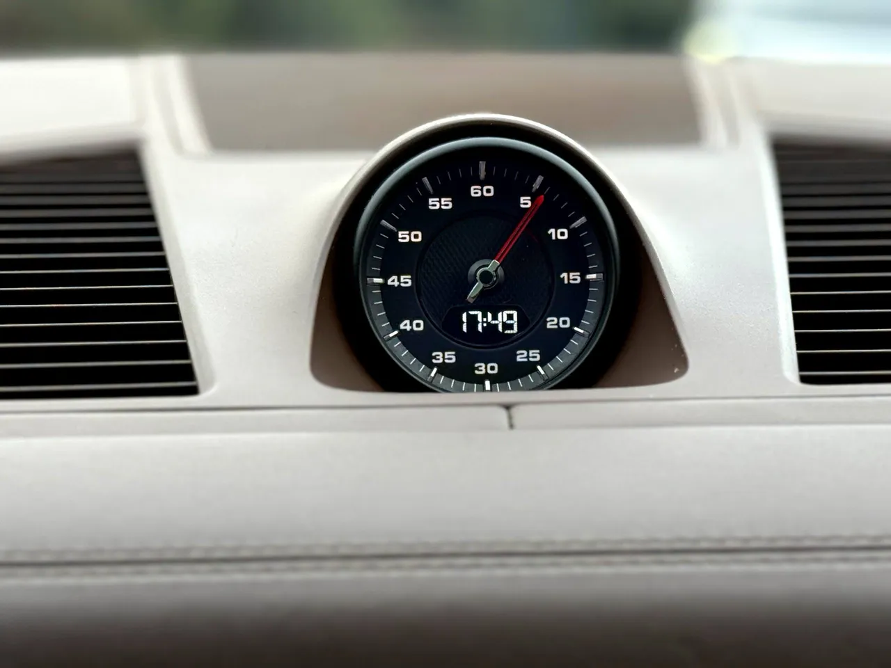 Porsche Cayenne - фото 17