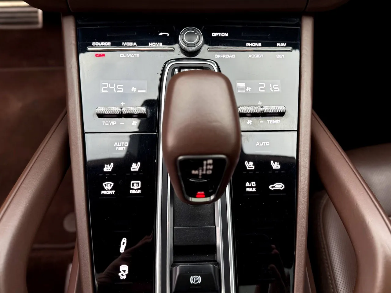 Porsche Cayenne - фото 16