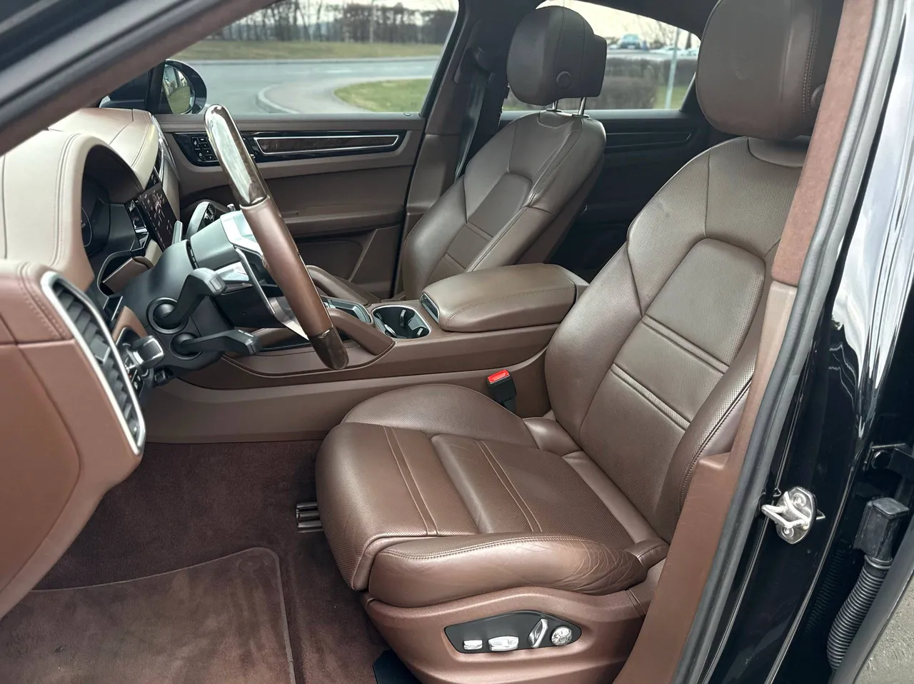 Porsche Cayenne - фото 8