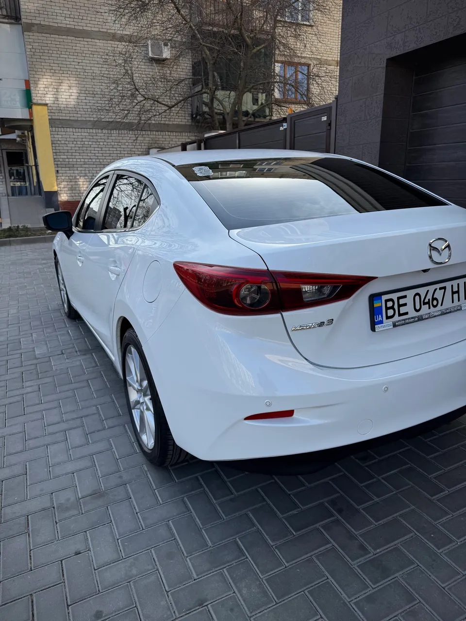 Mazda 3 - фото 9
