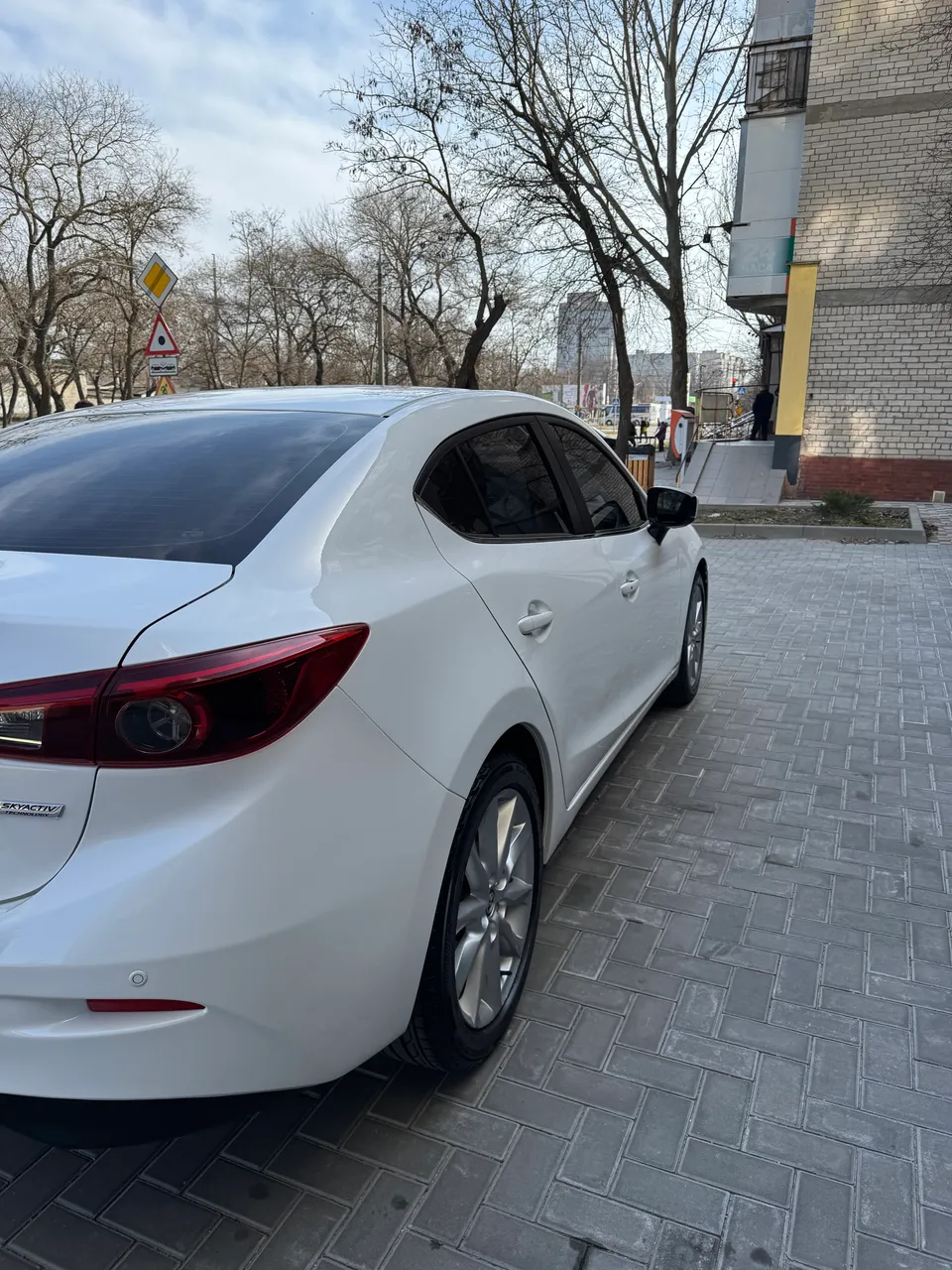Mazda 3 - фото 10