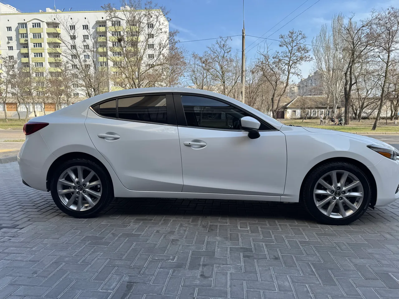 Mazda 3 - фото 7
