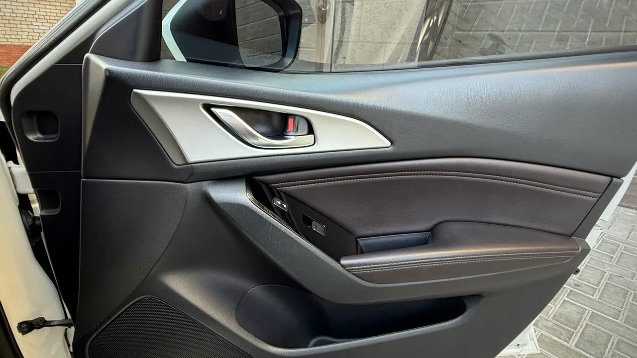 Mazda 3 - фото 26