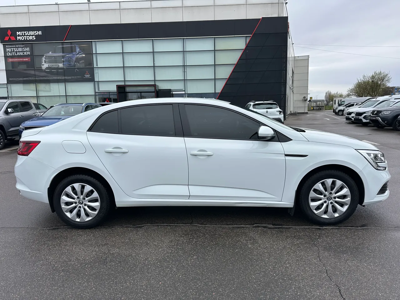 Renault Megane - фото 8