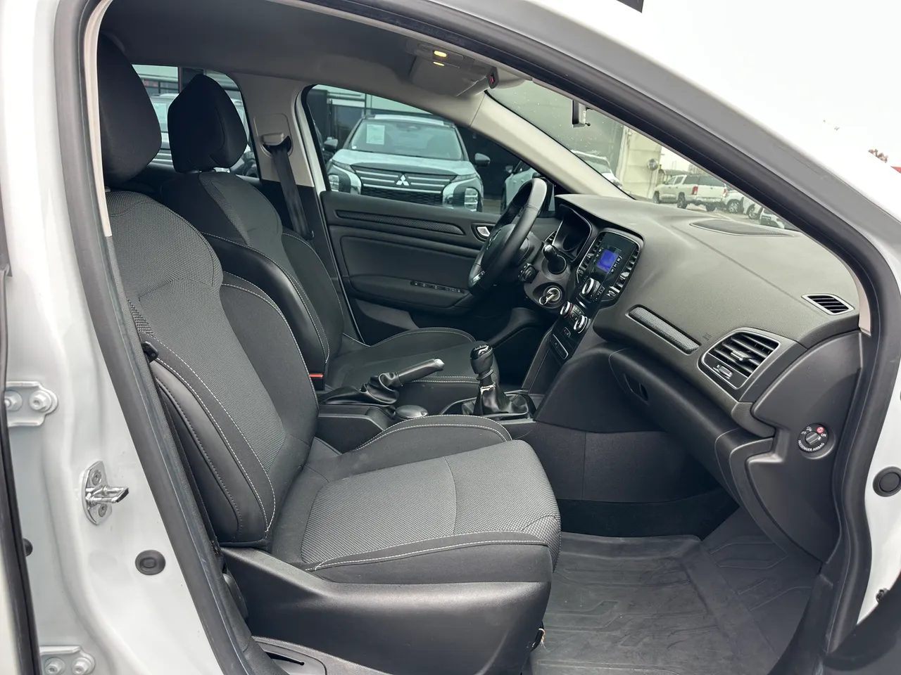 Renault Megane - фото 18