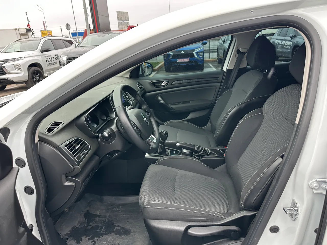 Renault Megane - фото 13