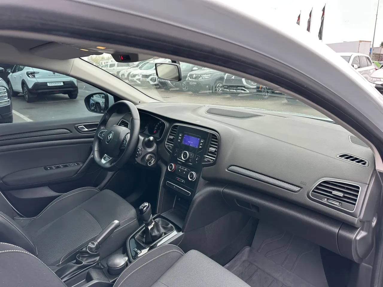 Renault Megane - фото 19