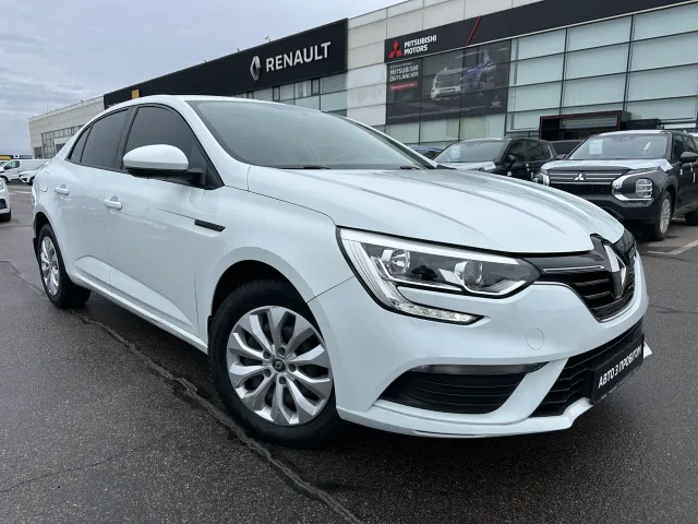 Renault Megane - фото 1