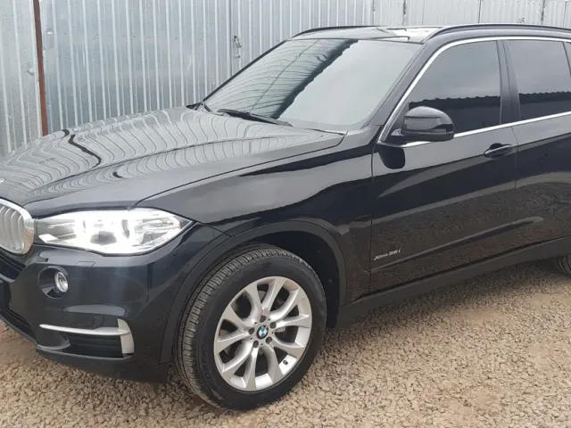 BMW X5 - фото 1