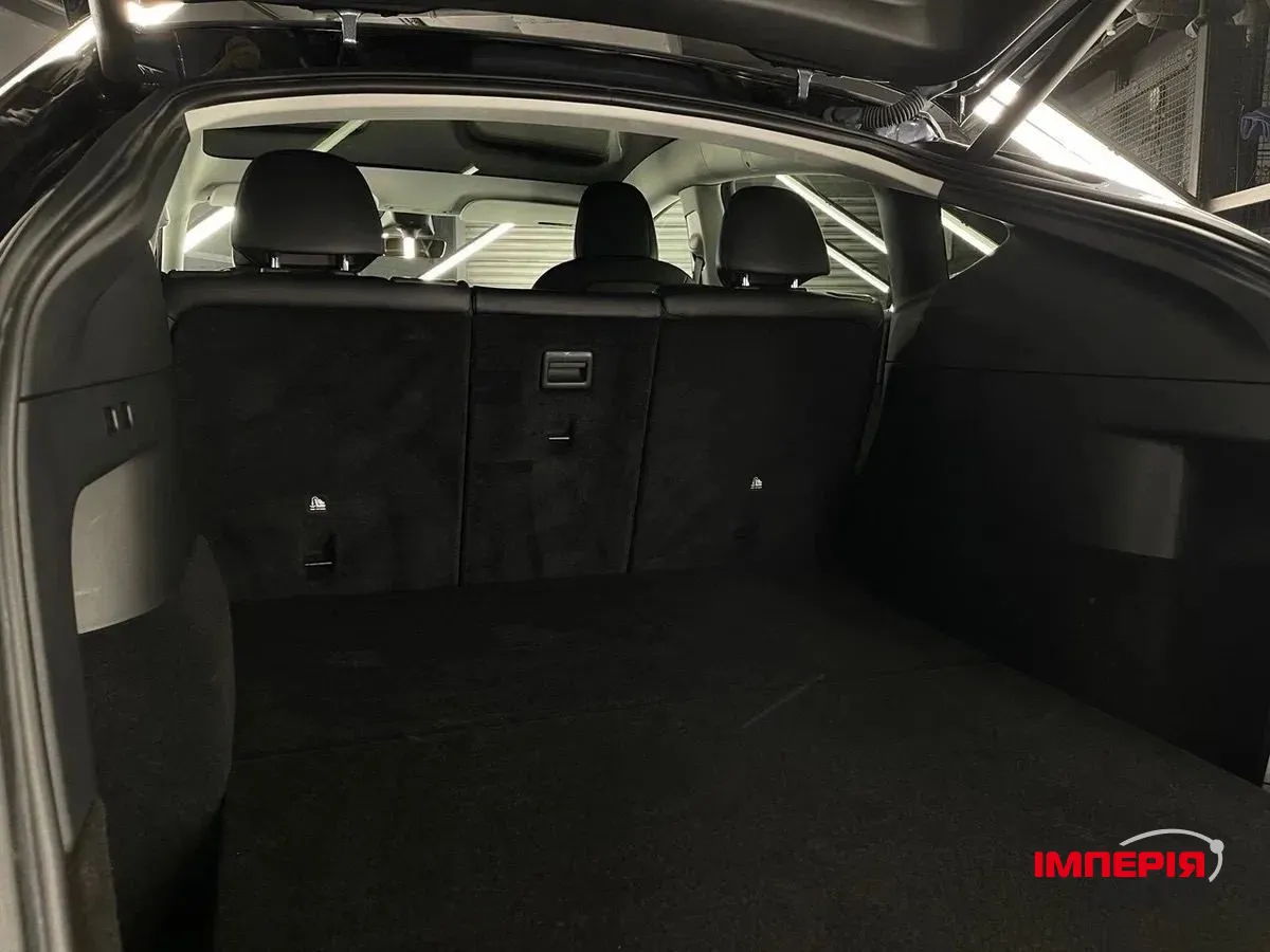 Tesla Model Y - фото 6