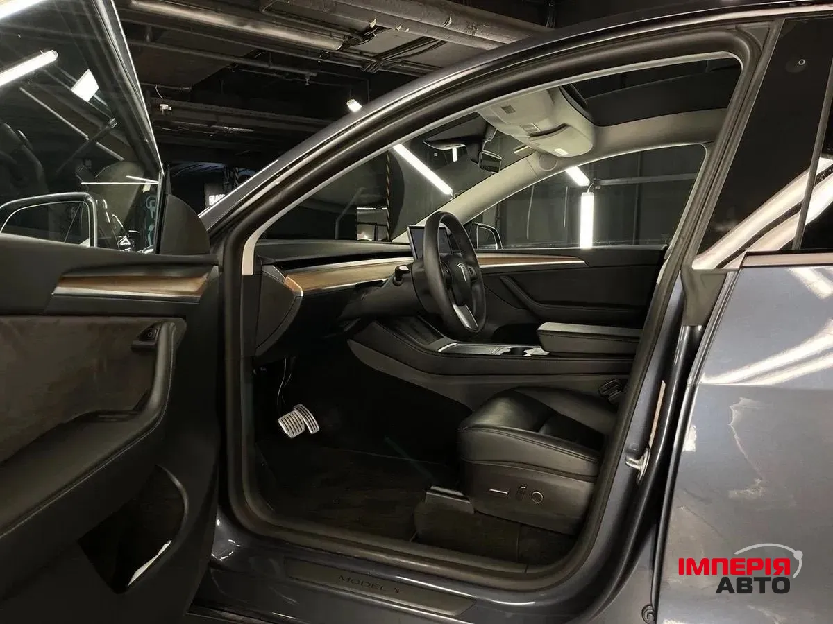 Tesla Model Y - фото 9