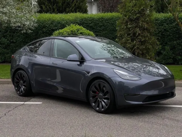 Tesla Model Y - фото 2