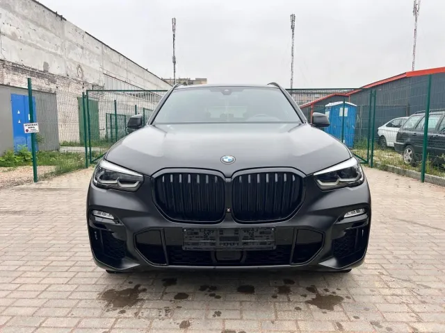 BMW X5 - фото 1
