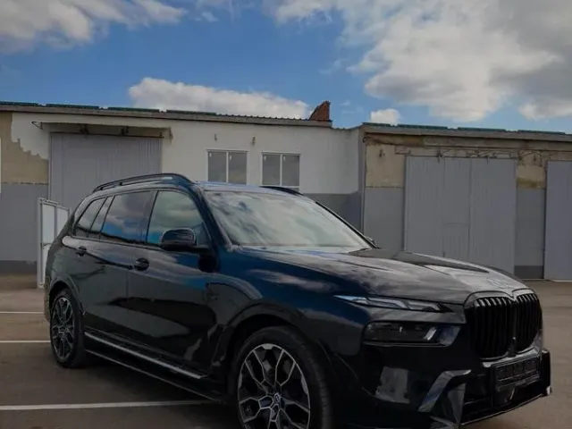 BMW X7 - фото 2