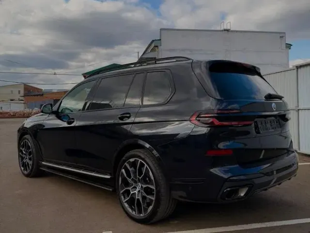 BMW X7 - фото 3