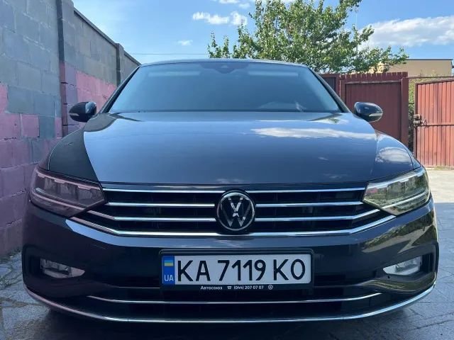 Volkswagen Passat - фото 2