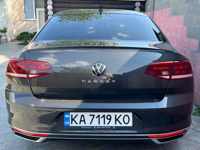Volkswagen Passat - фото 4