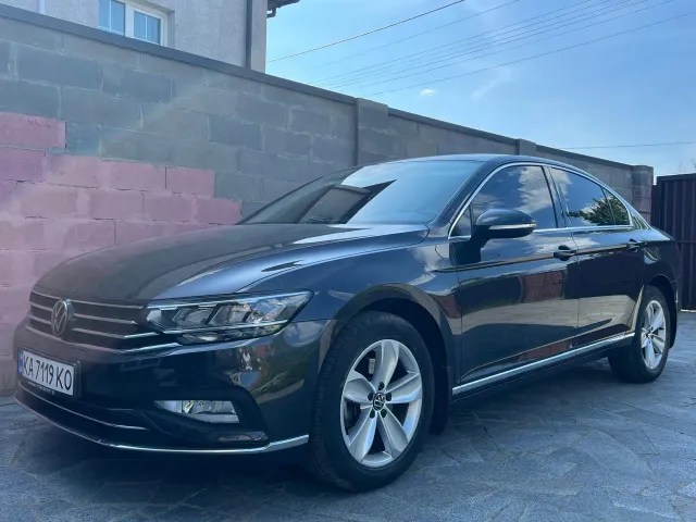 Volkswagen Passat - фото 1