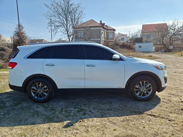 Kia Sorento - фото 3