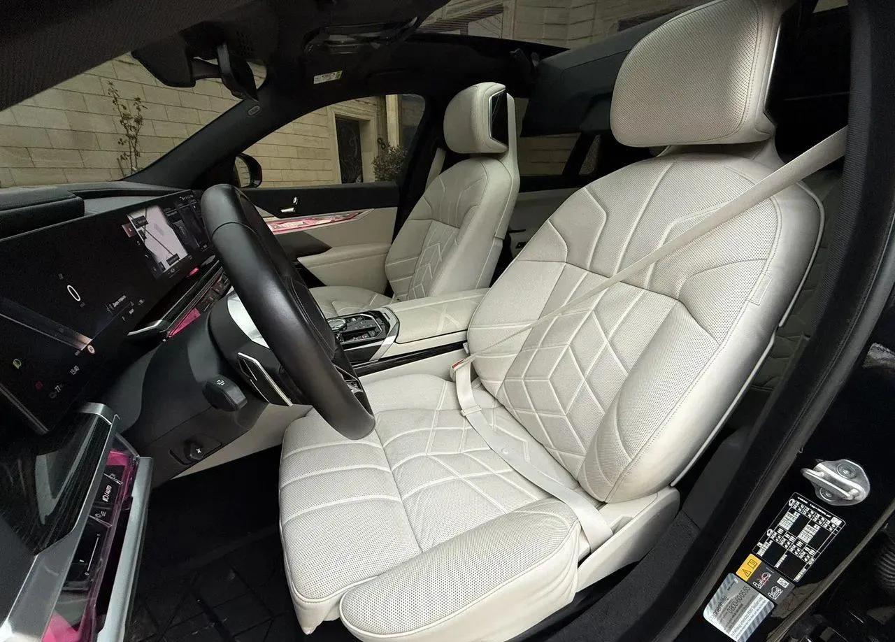 BMW i7 - фото 9