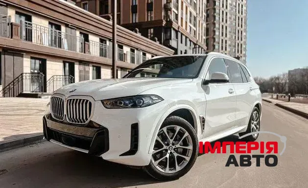 BMW X5 - фото 1