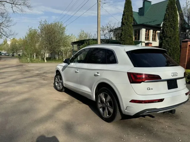 Audi Q5 - фото 4