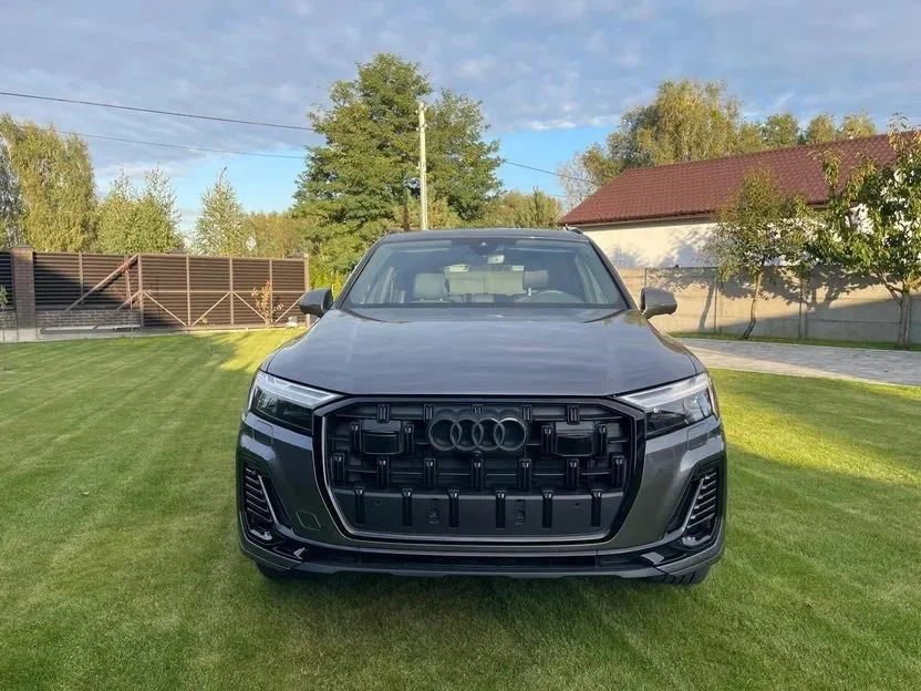 Audi Q7 - фото 3