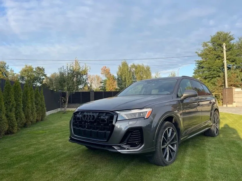 Audi Q7 - фото 2