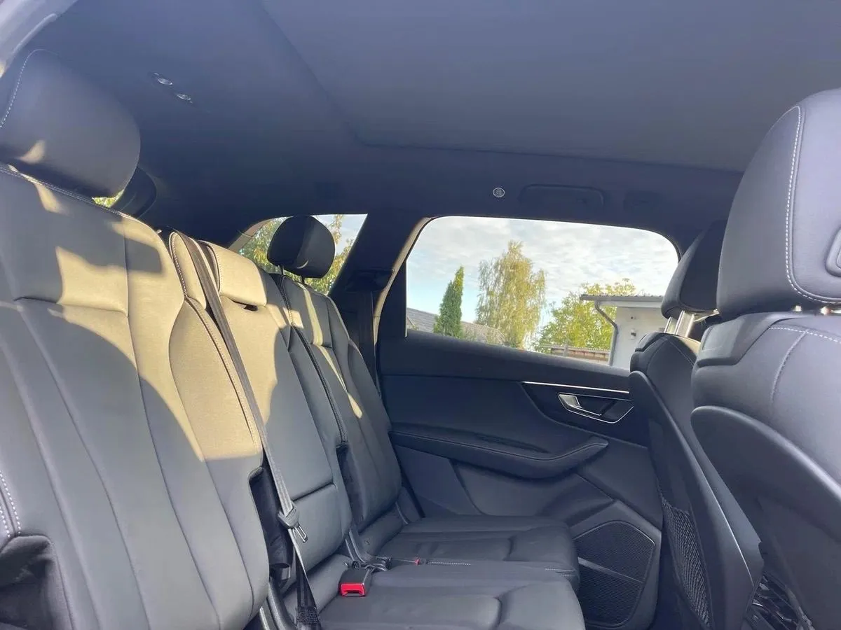 Audi Q7 - фото 15