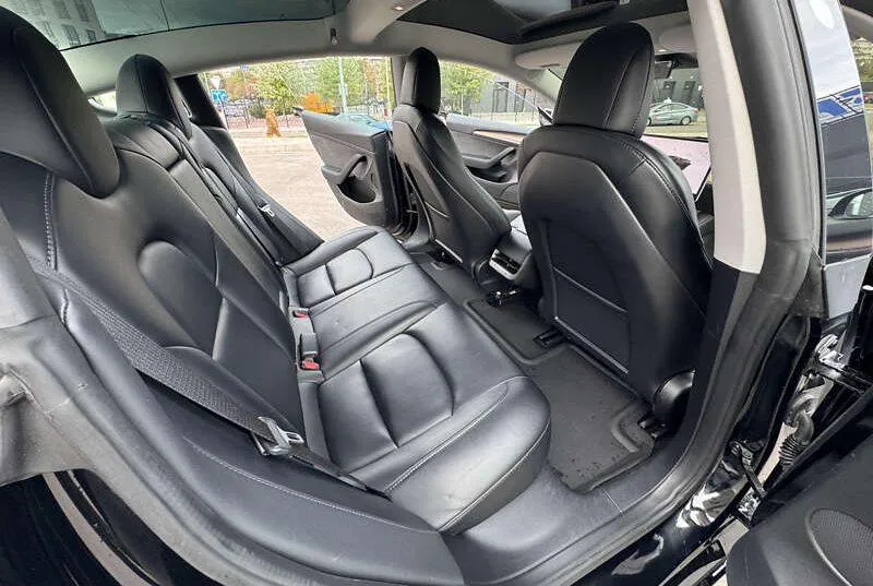 Tesla Model 3 - фото 8