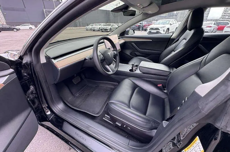 Tesla Model 3 - фото 6