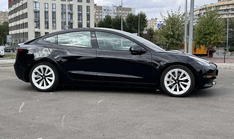 Tesla Model 3 - фото 3