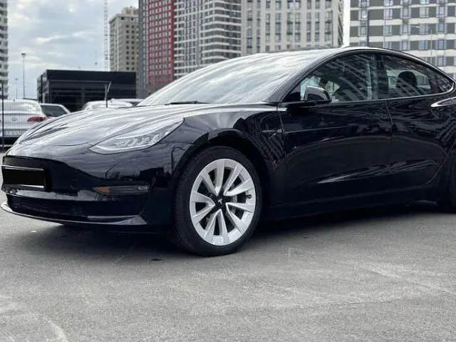 Tesla Model 3 - фото 5