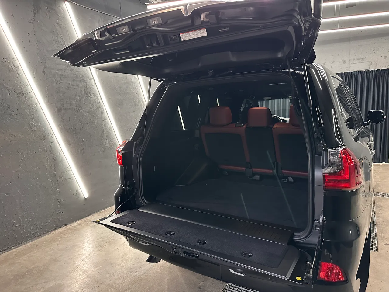 Lexus LX - фото 16