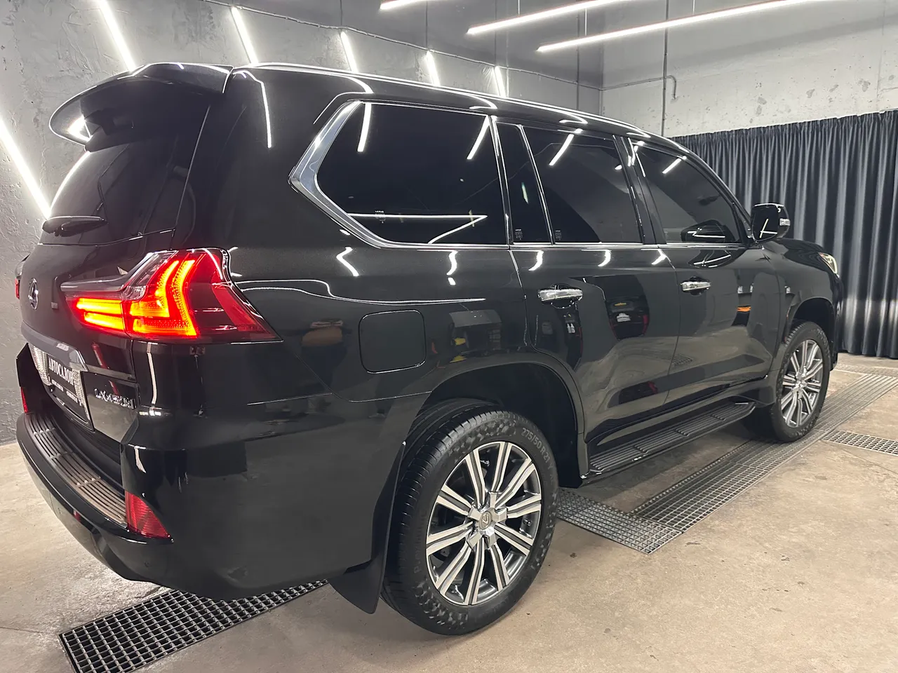 Lexus LX - фото 6