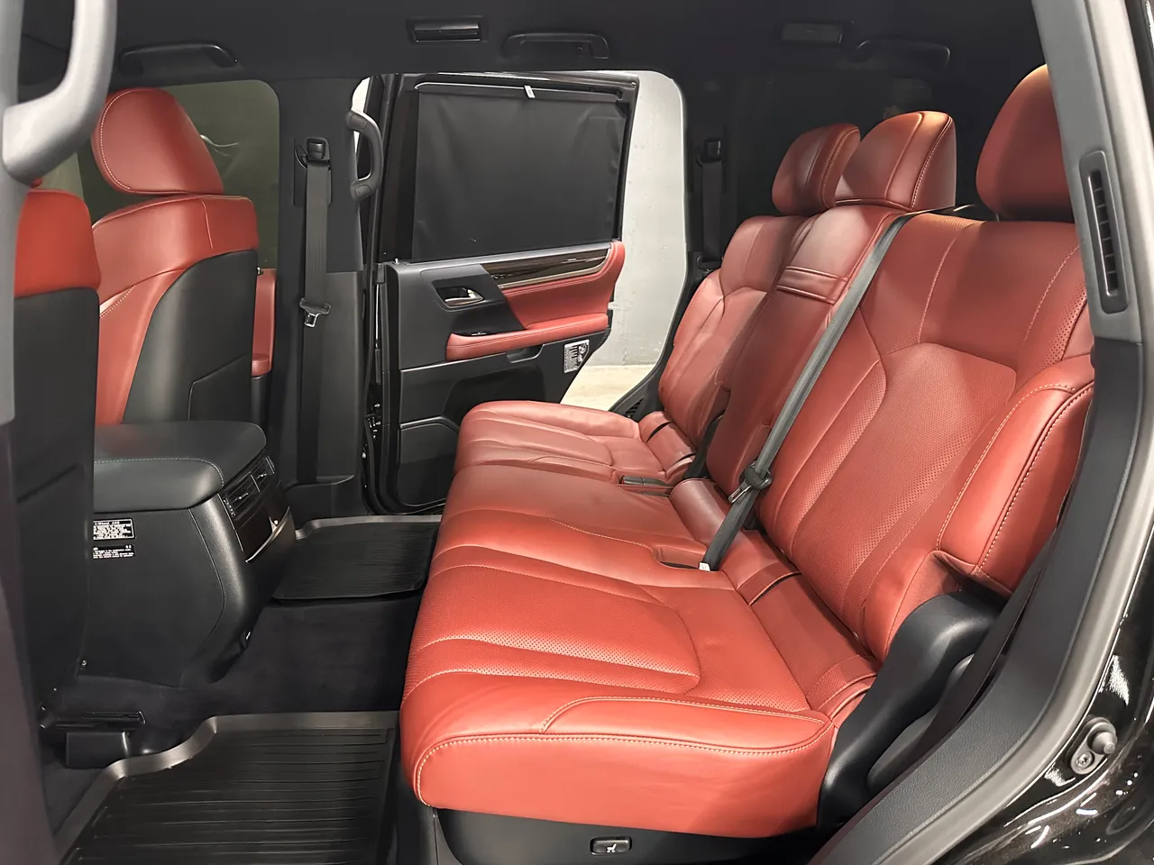 Lexus LX - фото 14