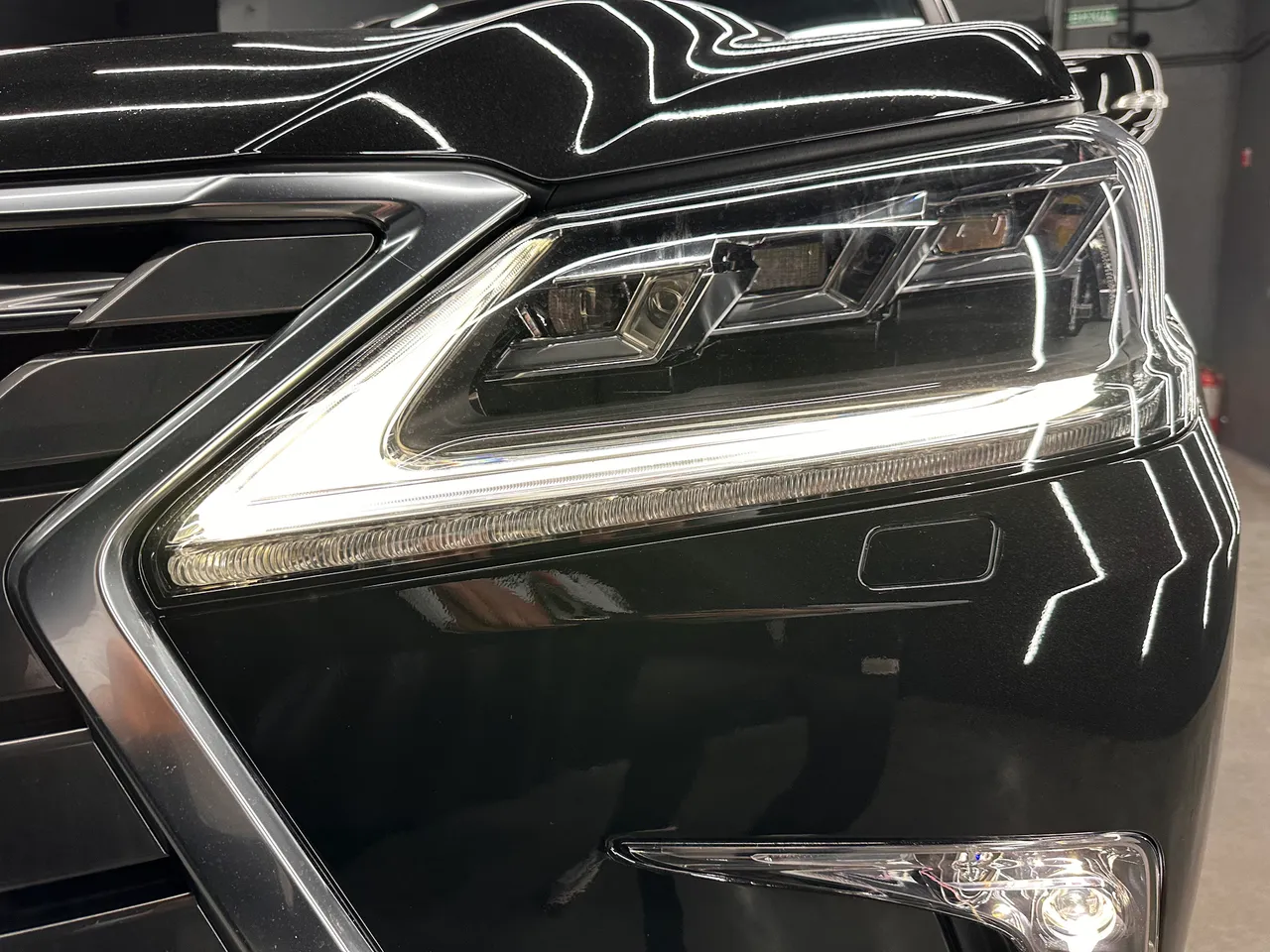 Lexus LX - фото 8