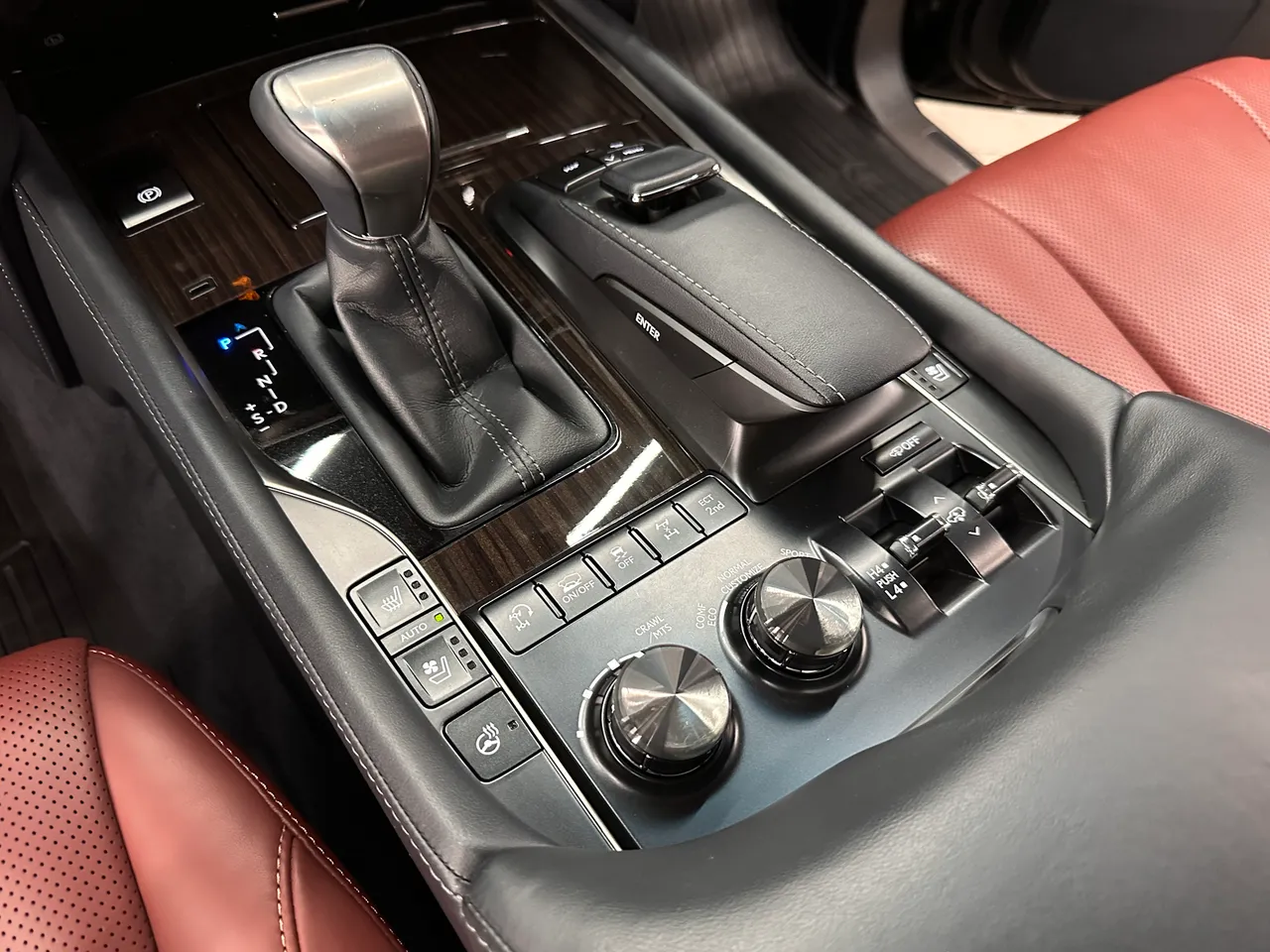 Lexus LX - фото 13