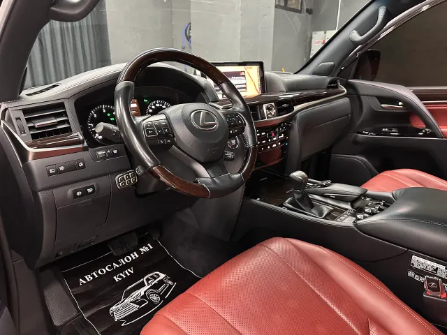 Lexus LX - фото 2