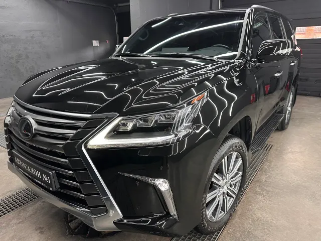 Lexus LX - фото 1