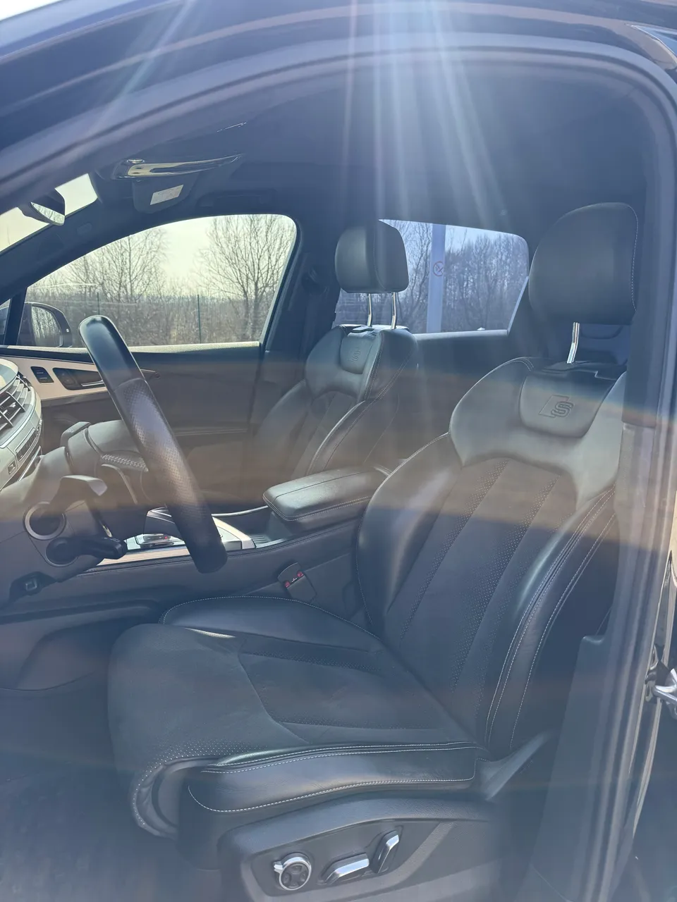 Audi Q7 - фото 16