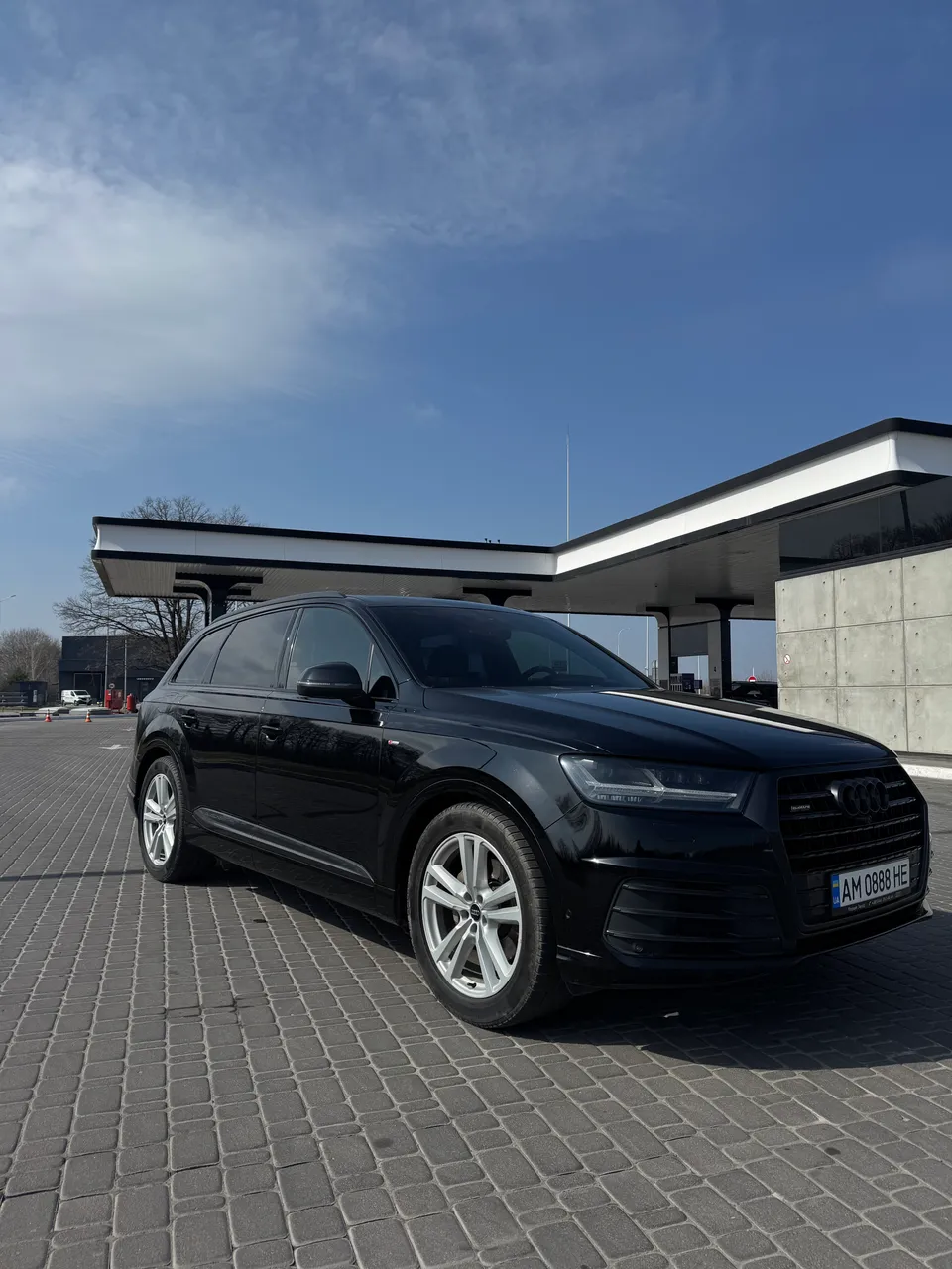 Audi Q7 - фото 8