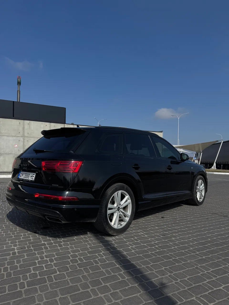 Audi Q7 - фото 9