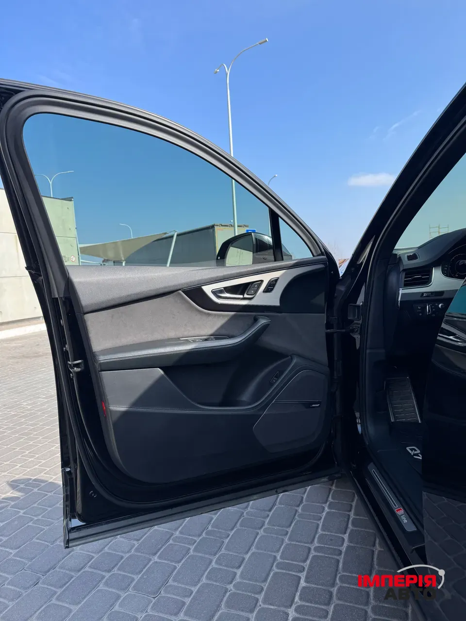 Audi Q7 - фото 10