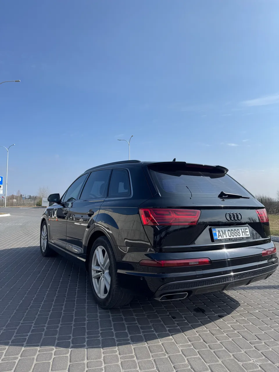Audi Q7 - фото 6