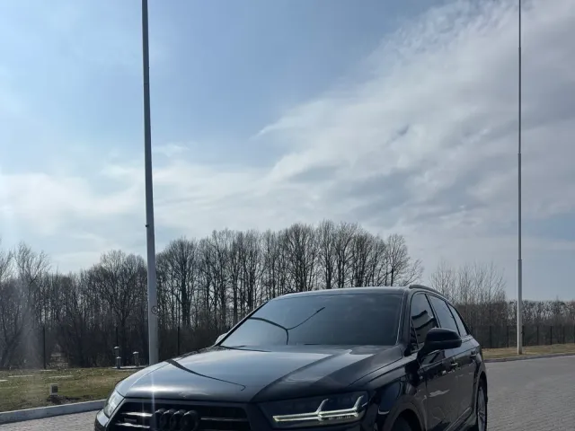 Audi Q7 - фото 2