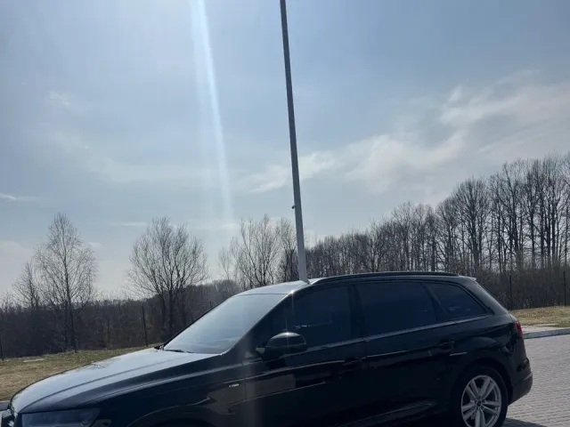 Audi Q7 - фото 5